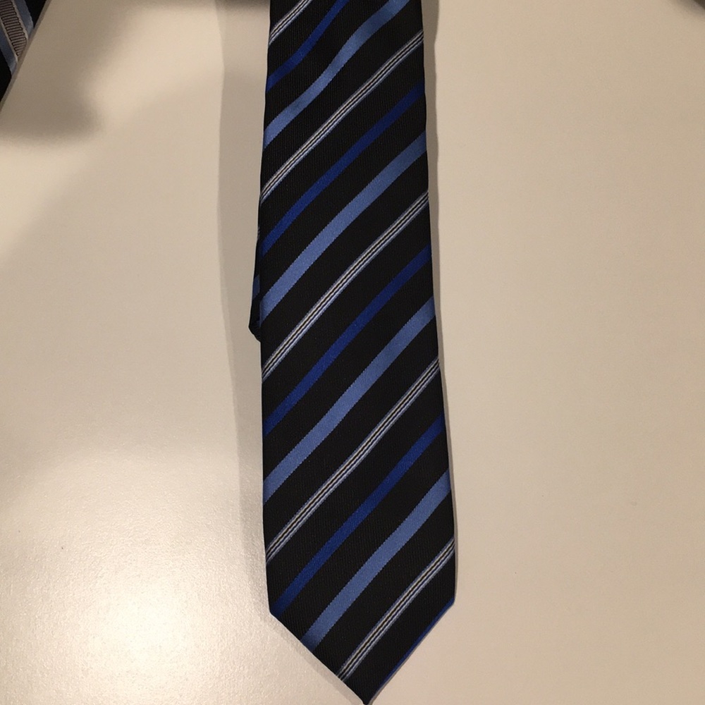 5/$25 Alfani Black & Blue Medium width tie